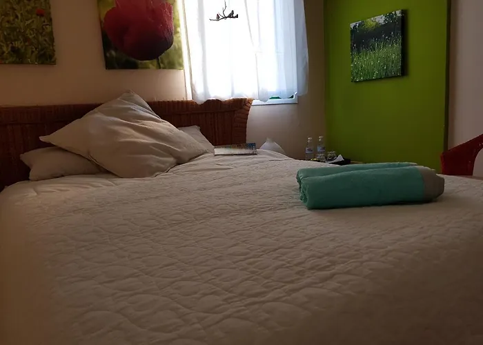 The Poppies - 100m Ocean - Private Spaces Pensionat