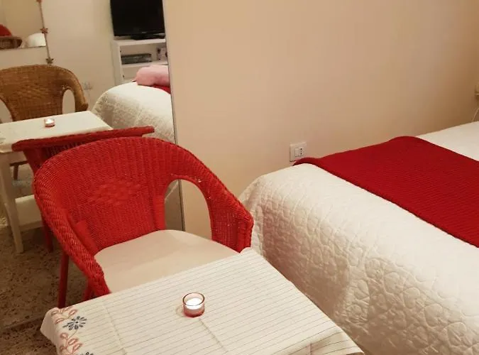 The Poppies - 100m Ocean - Private Spaces *