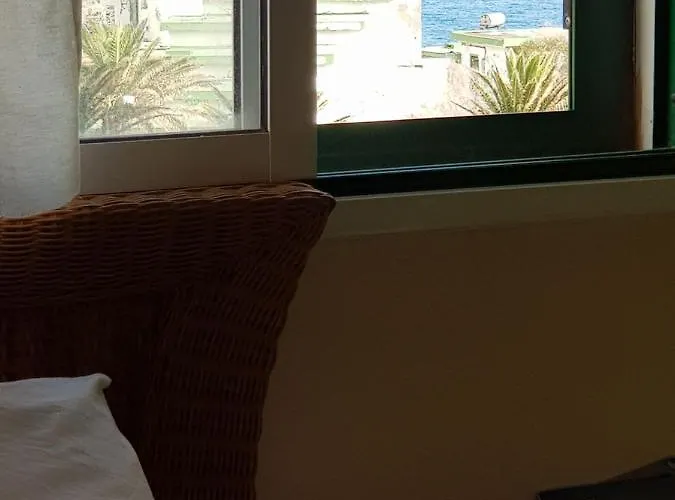 The Poppies - 100m Ocean - Private Spaces Pensionat