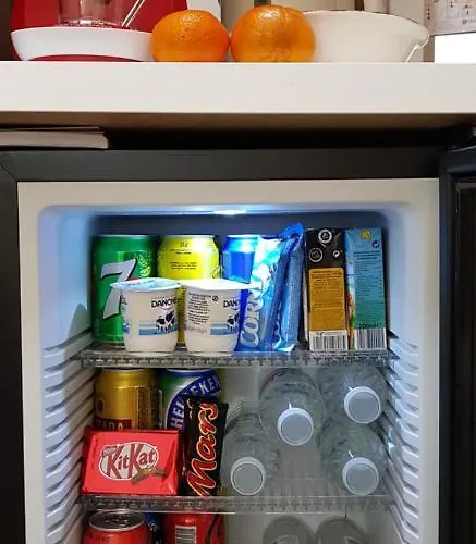 The Poppies - 100m Ocean - Private Spaces