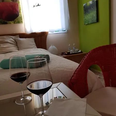 The Poppies - 100m Ocean - Private Spaces Gæstehus