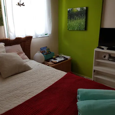 The Poppies - 100m Ocean - Private Spaces *