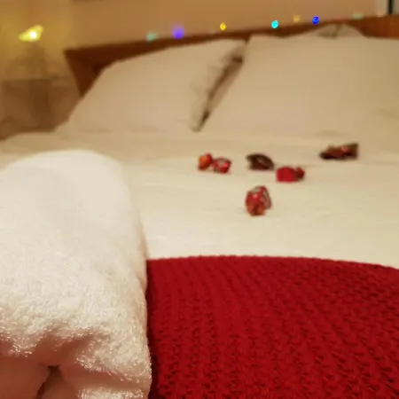 The Poppies - 100m Ocean - Private Spaces