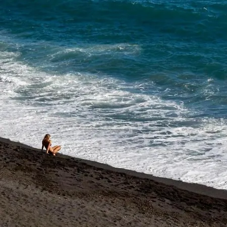 The Poppies - 100m Ocean - Private Spaces *