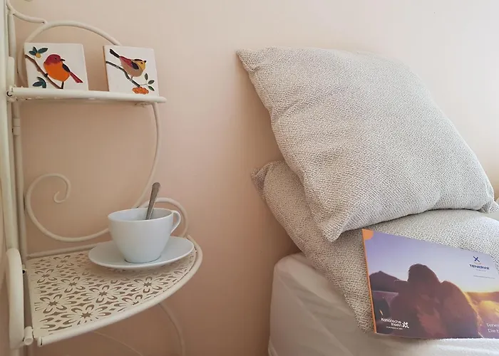 The Poppies - 100m Ocean - Private Spaces 칸델라리아