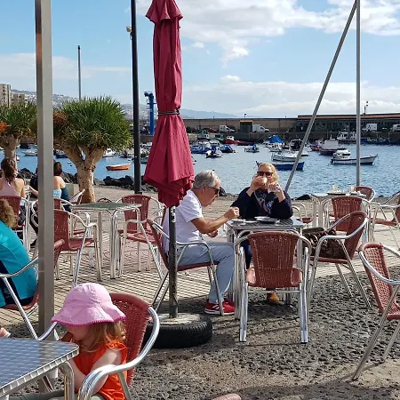 The Poppies - 100m Ocean - Private Spaces Vendégház