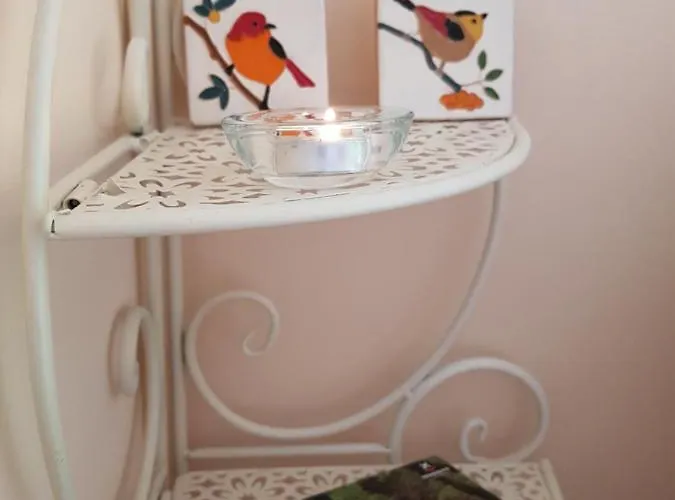 The Poppies - 100m Ocean - Private Spaces