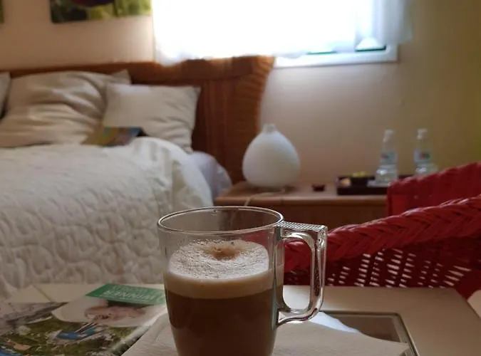 The Poppies - 100m Ocean - Private Spaces