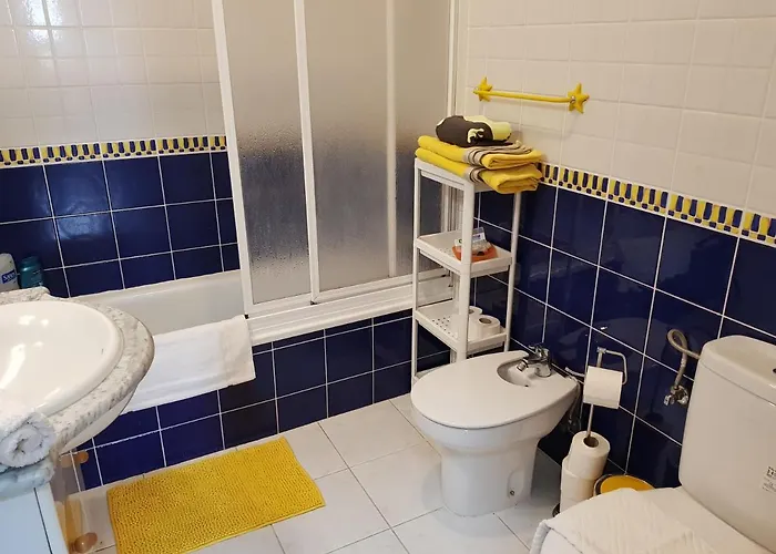 The Poppies - 100m Ocean - Private Spaces