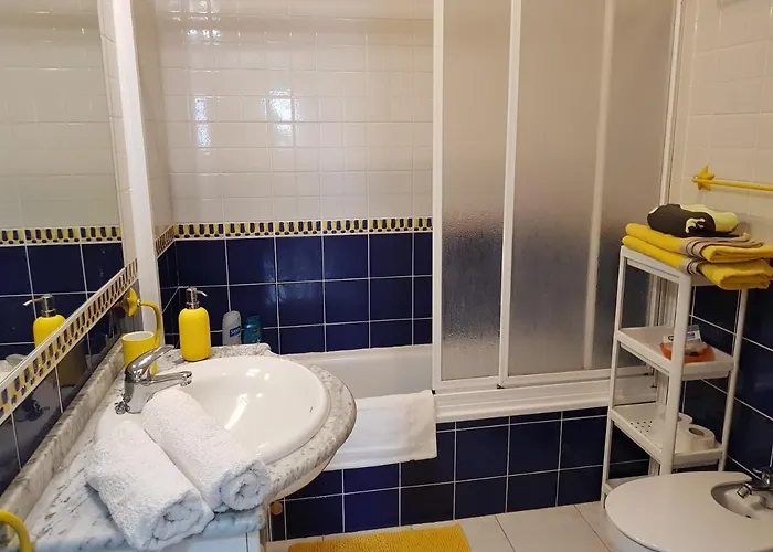 The Poppies - 100m Ocean - Private Spaces