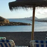The Poppies - 100m Ocean - Private Spaces *