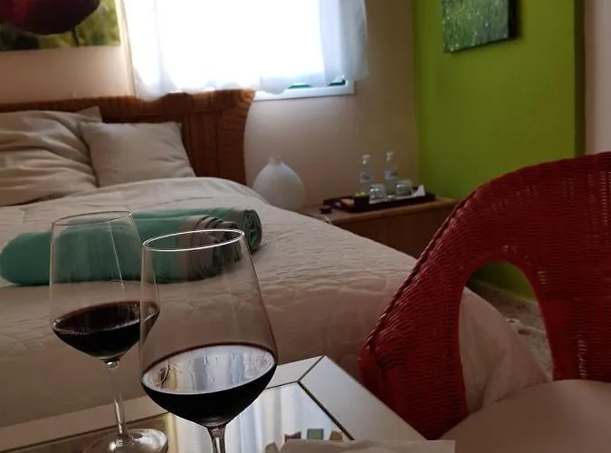 The Poppies - 100m Ocean - Private Spaces Pensjonat