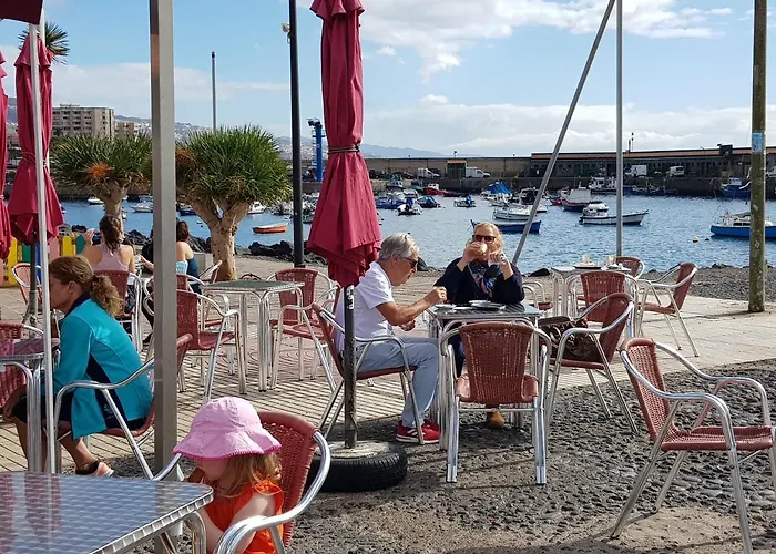 The Poppies - 100m Ocean - Private Spaces Pensjonat