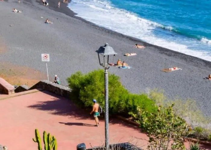 Pensjonat The Poppies - 100m Ocean - Private Spaces *